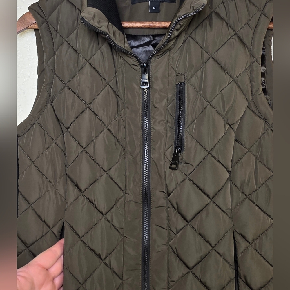 Andrew Marc Women's Quilted Puffer Vest Full Zip β Earthy Khaki Green β Size M - Picture 10 of 17